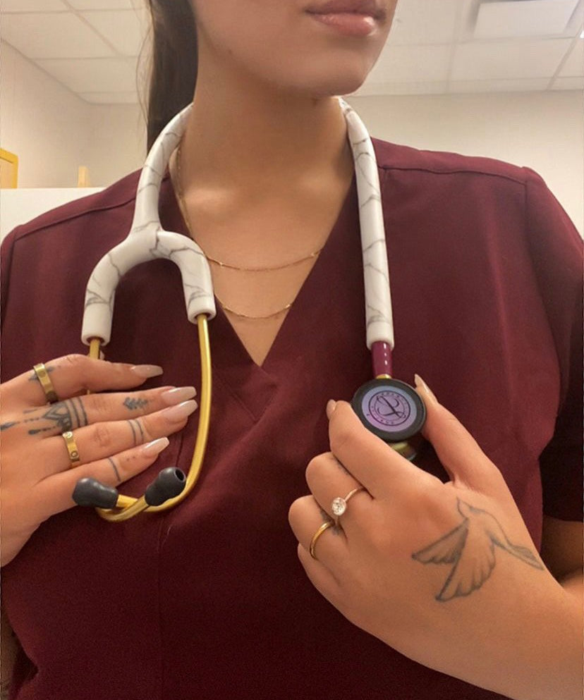 Étui à stéthoscope Marble porté