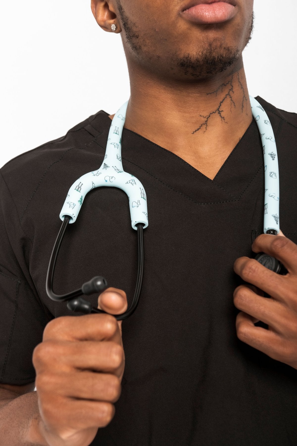 Étui à stéthoscope Blue Nursing porté