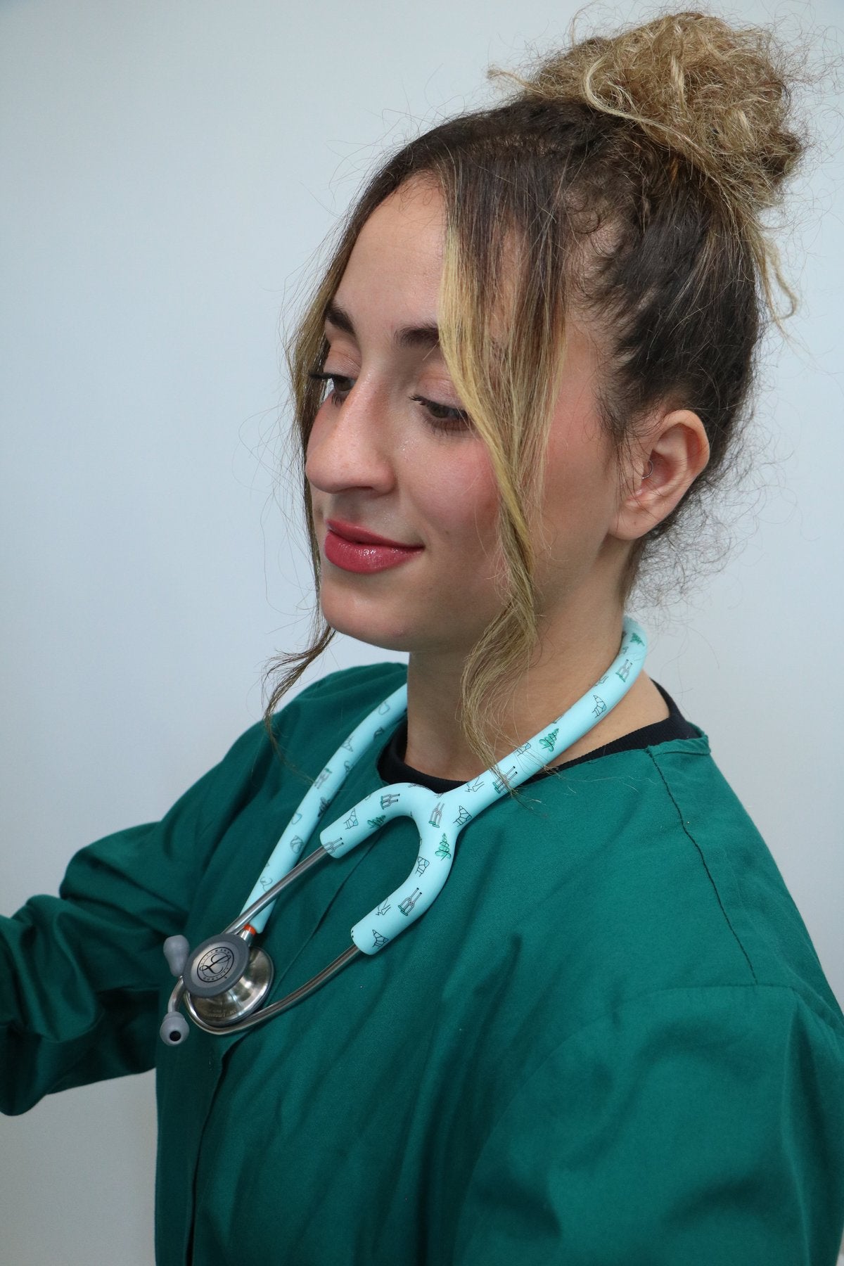 Étui à stéthoscope Blue Nursing porté