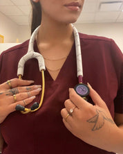 Étui à stéthoscope Marble porté